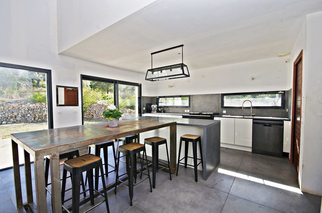 Maison Contemporaine LE THORONET (83340) LES CLES DU VAR