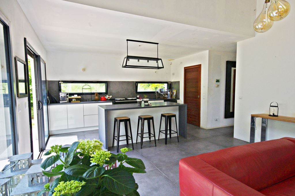 Maison Contemporaine LE THORONET (83340) LES CLES DU VAR
